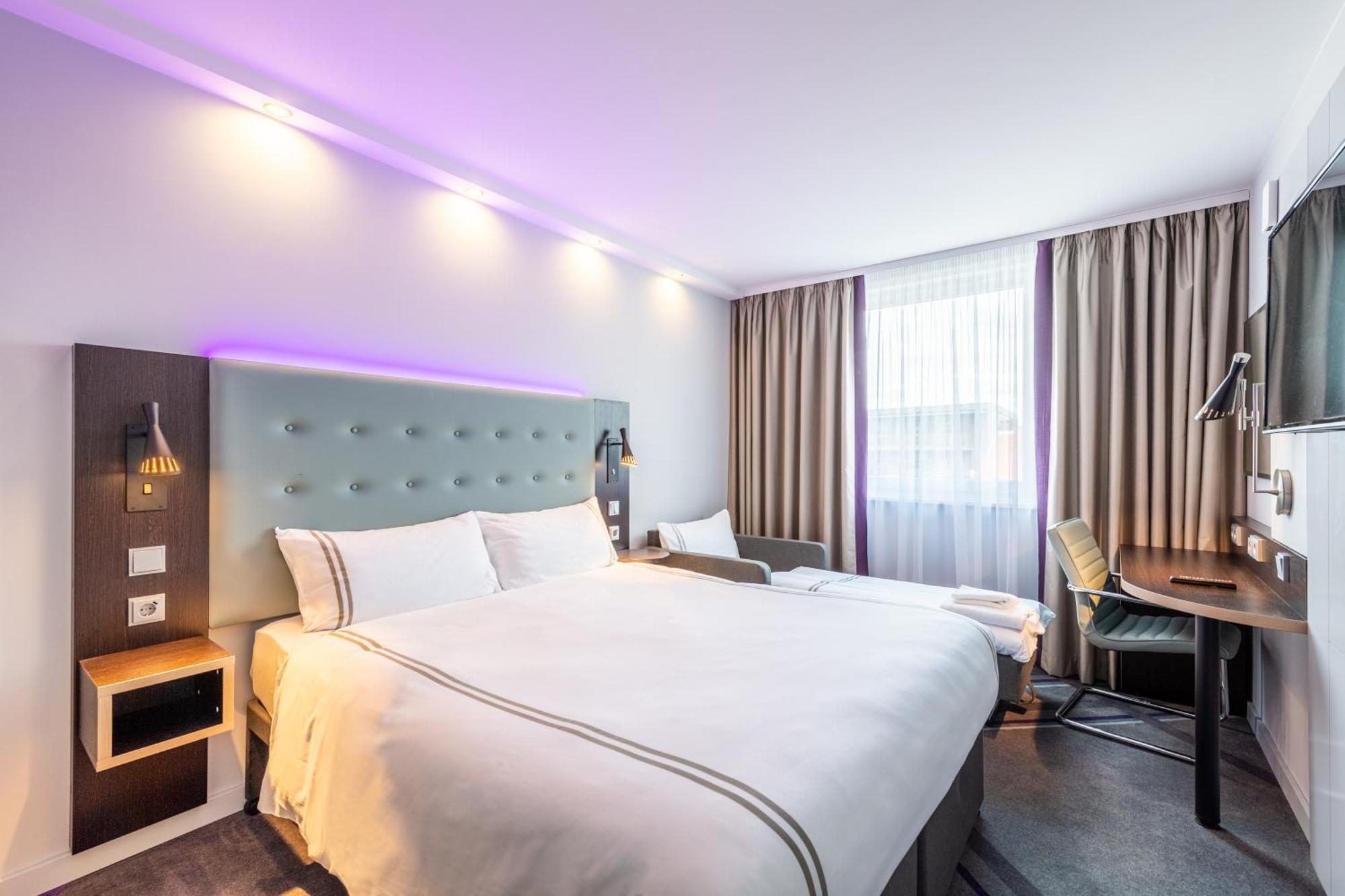 Premier Inn Hamburg City Millerntor Buitenkant foto