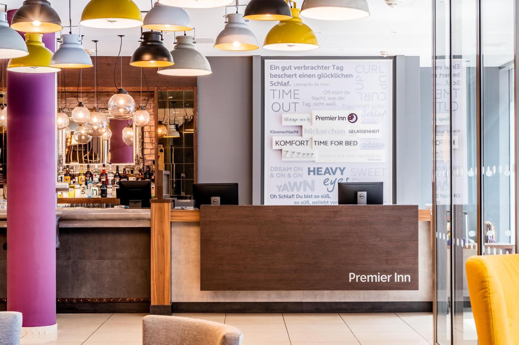 Premier Inn Hamburg City Millerntor Buitenkant foto